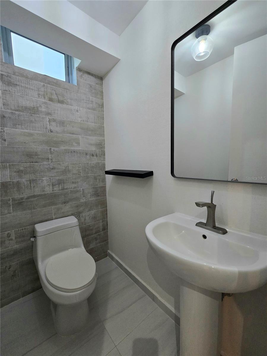 1420 WILSON AVE #402