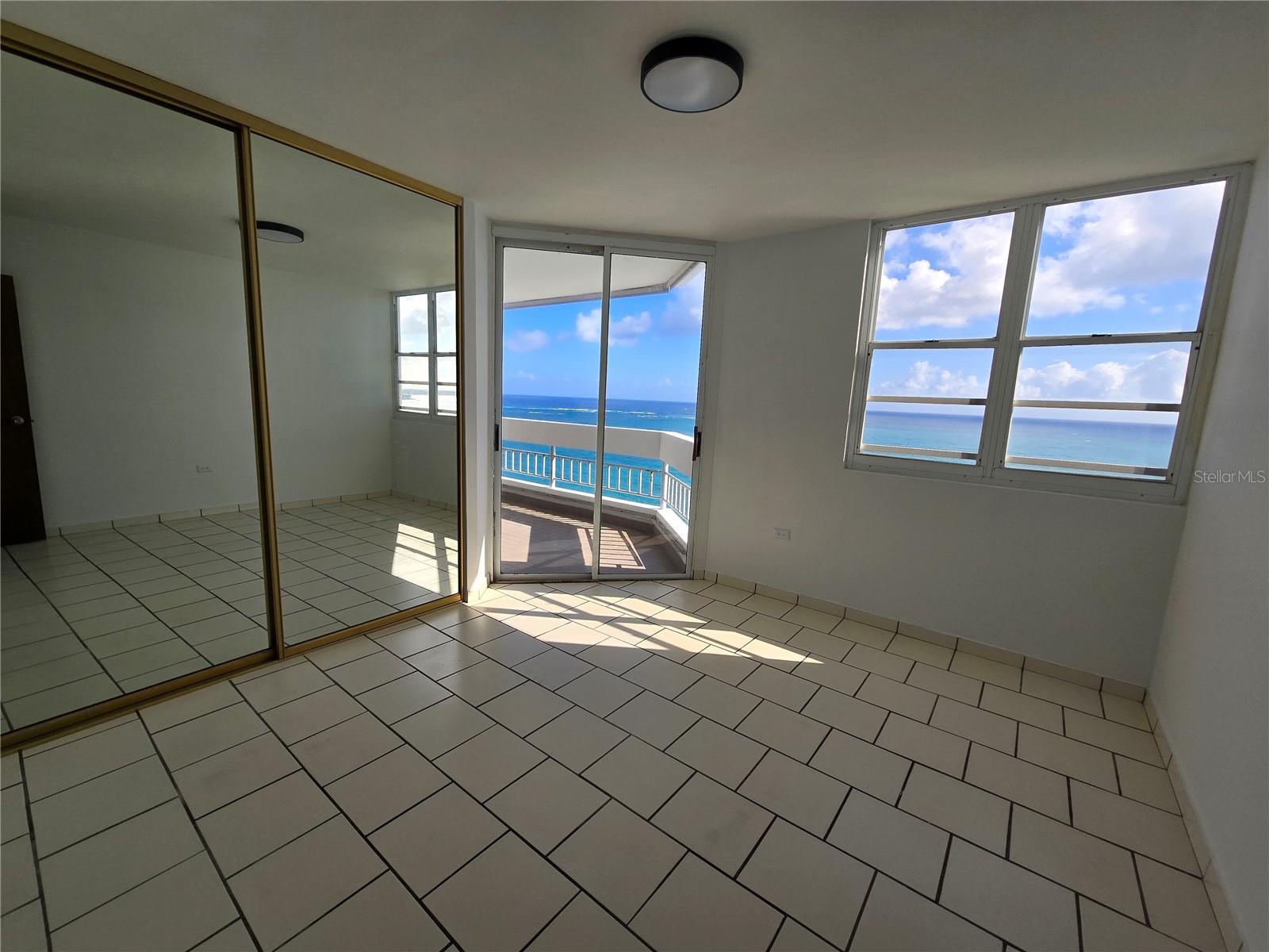 3205 ISLA VERDE AVE #1405
