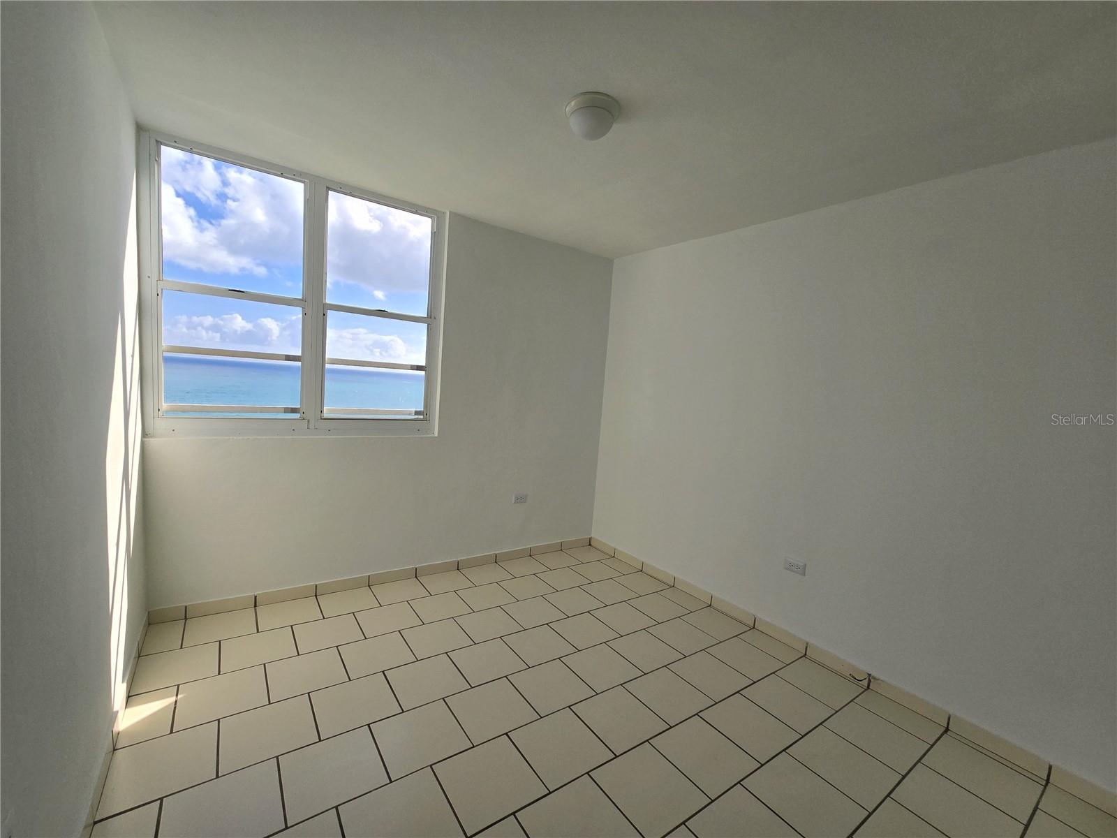 3205 ISLA VERDE AVE #1405