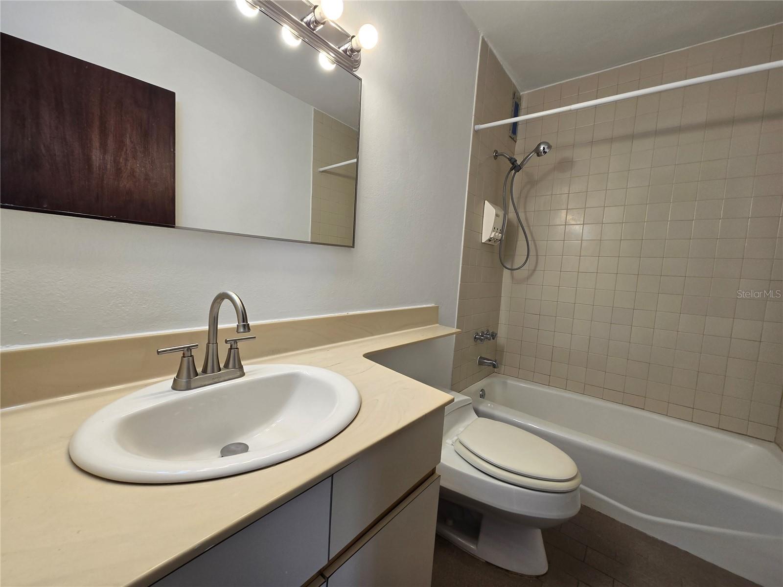3205 ISLA VERDE AVE #1405