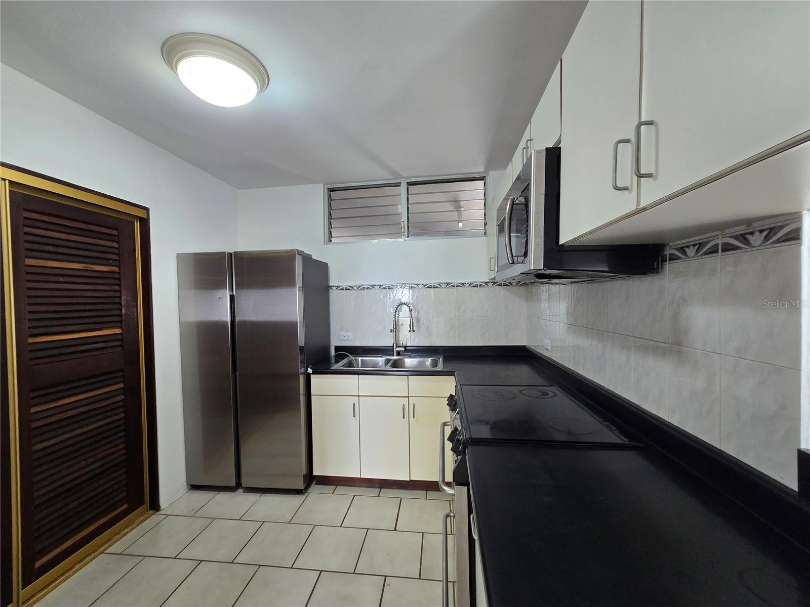 3205 ISLA VERDE AVE #1405
