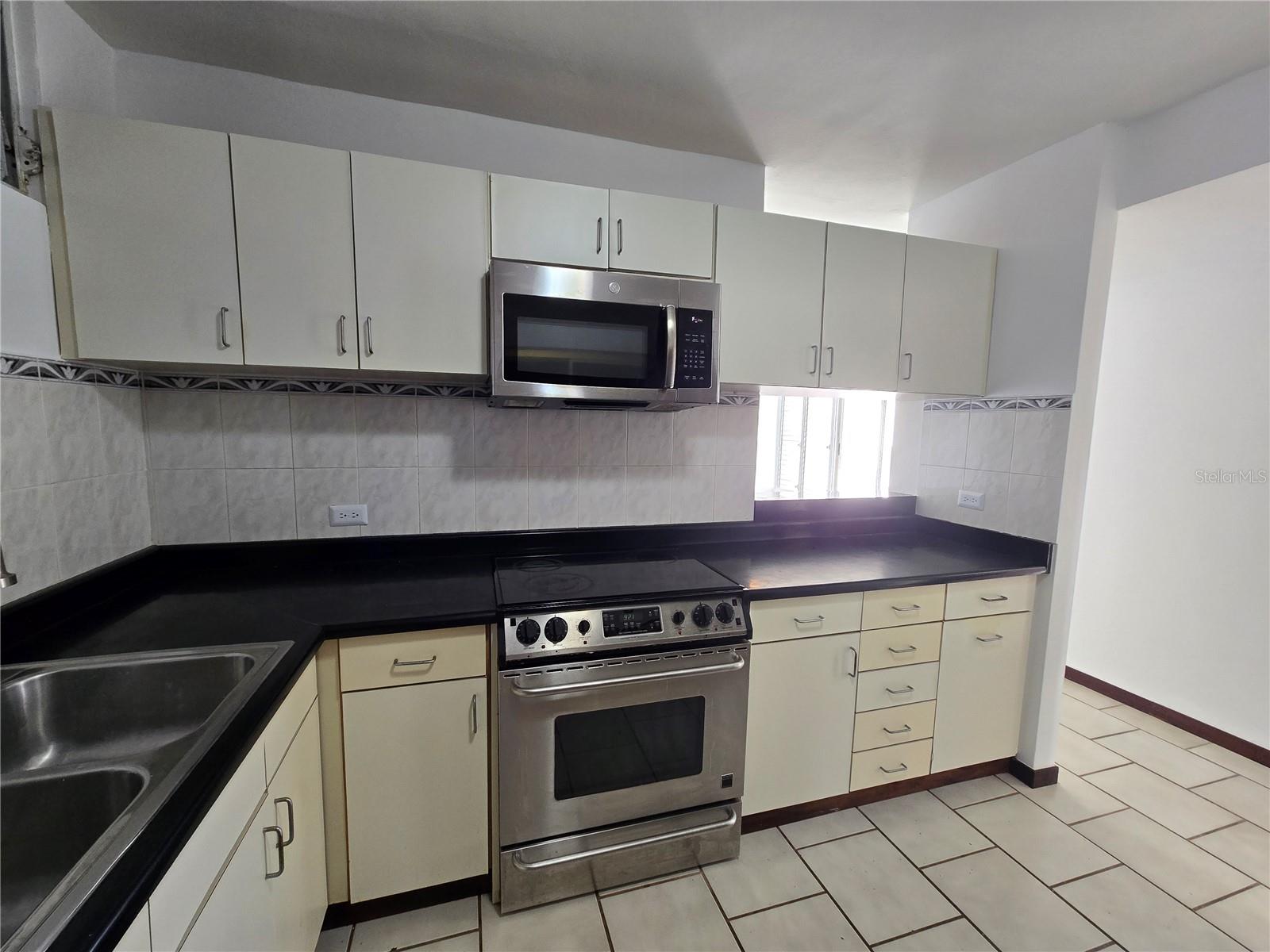 3205 ISLA VERDE AVE #1405