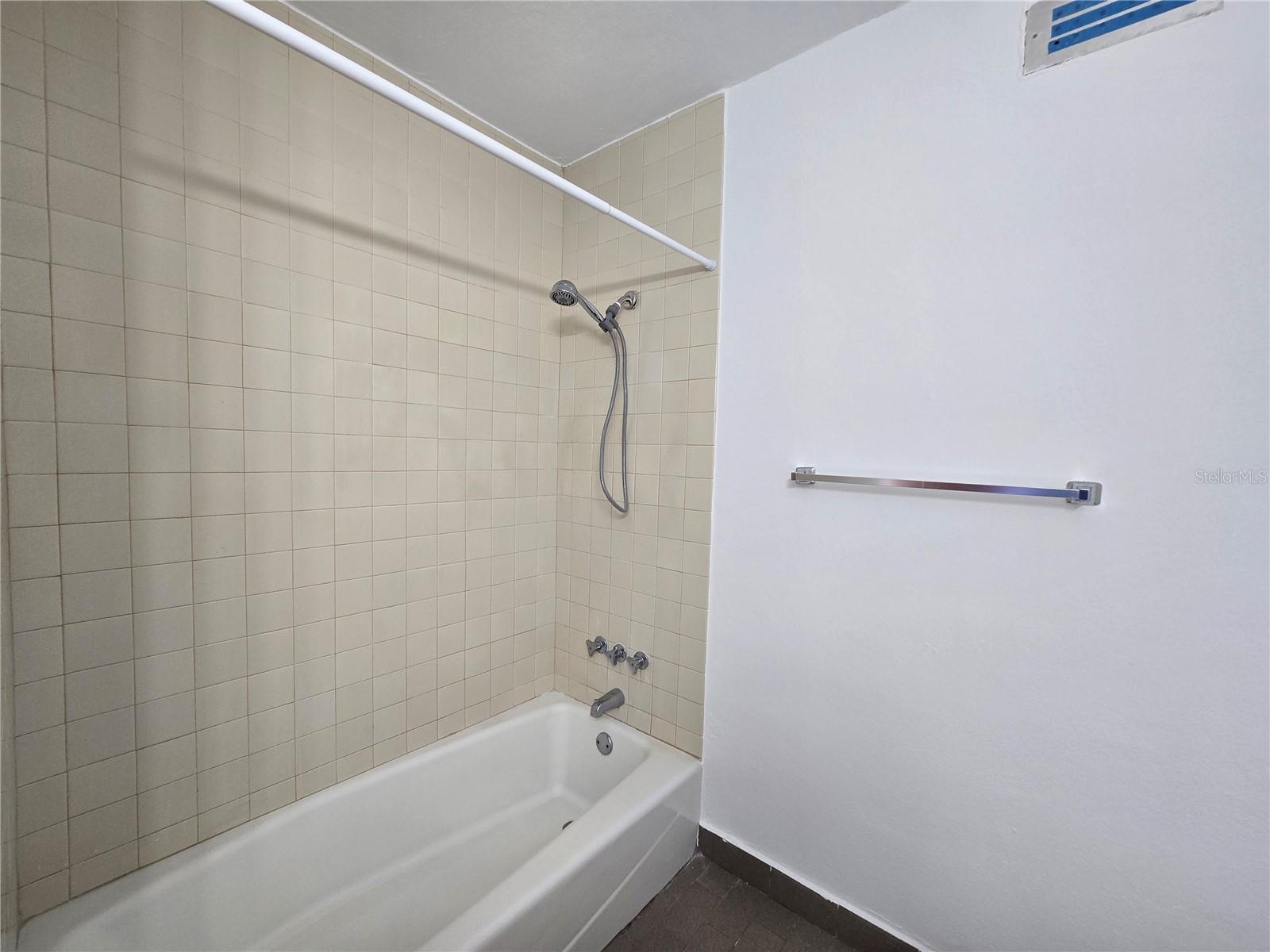 3205 ISLA VERDE AVE #1405