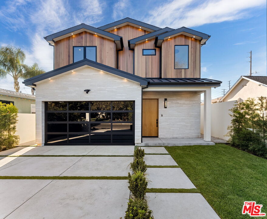 3517 Redwood Ave