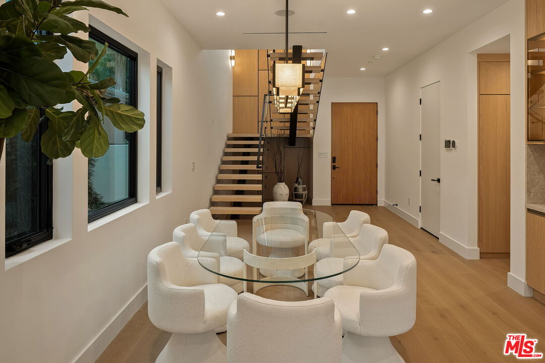 3621 Greenwood Ave