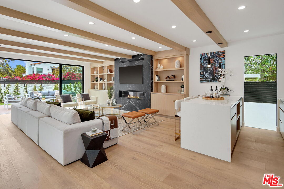 3621 Maplewood Ave