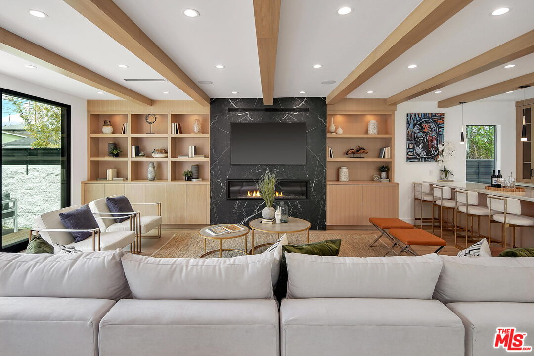 3621 Maplewood Ave