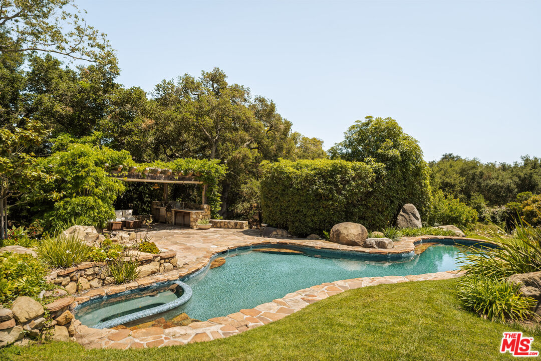 663 Lilac Dr