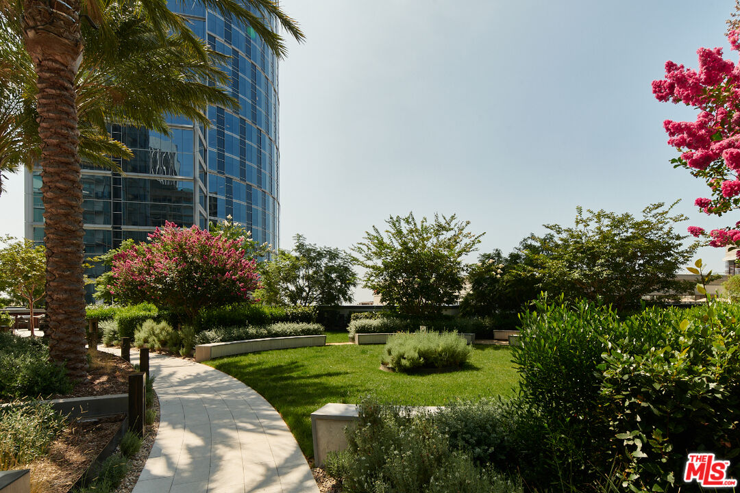 211 W Elm Ct Unit: 29C