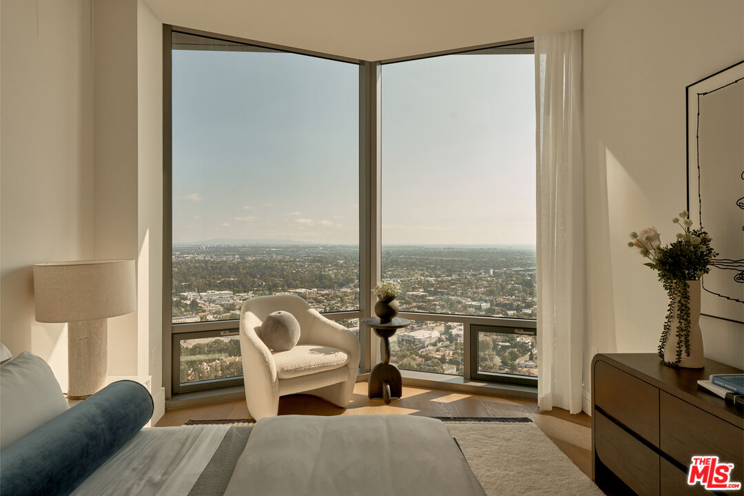 211 W Elm Ct Unit: 29C