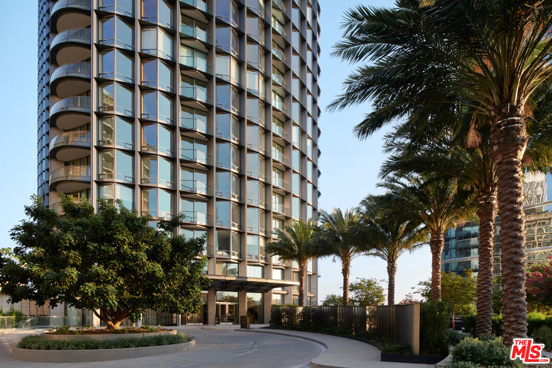 211 W Elm Ct Unit: 39A