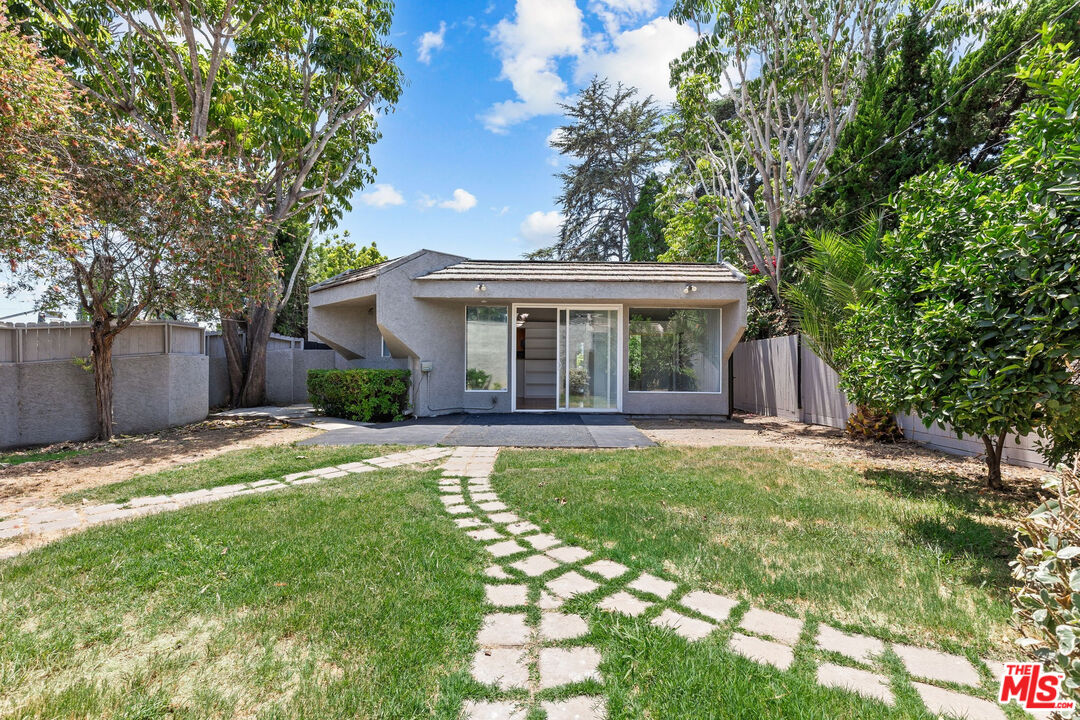 2148 Veteran Ave