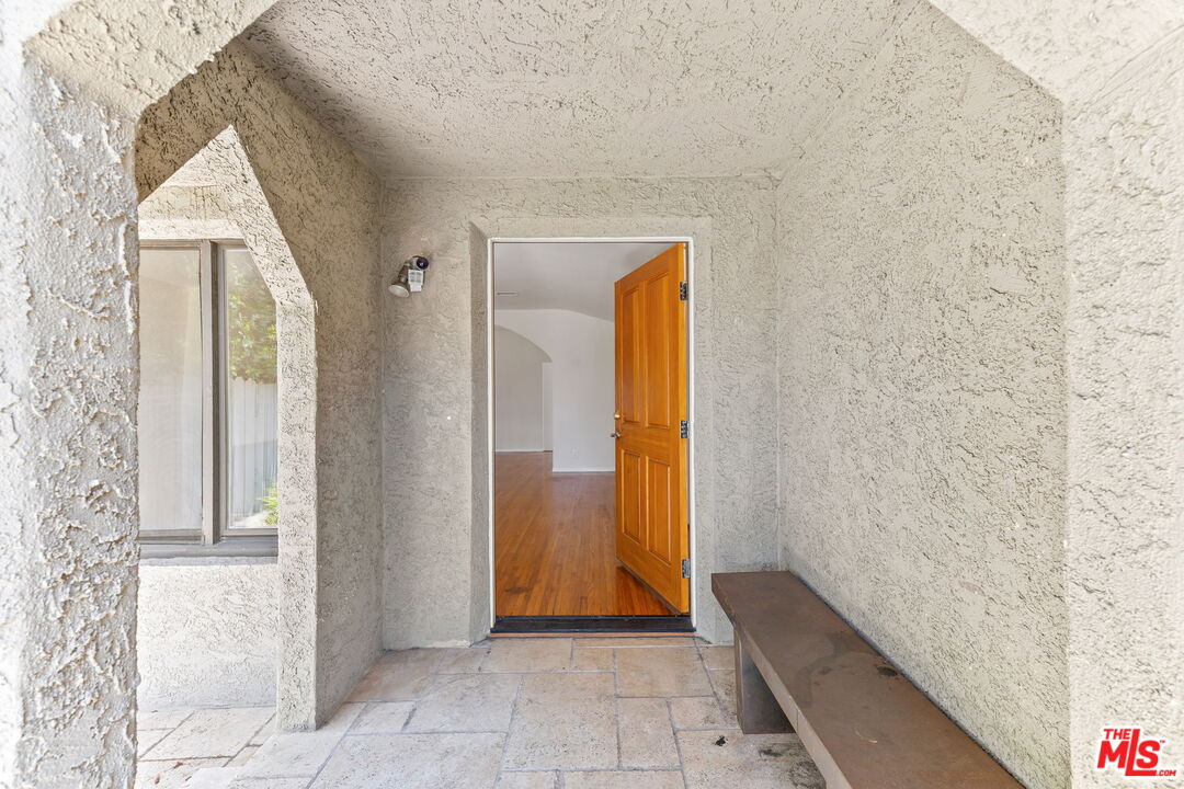2148 Veteran Ave