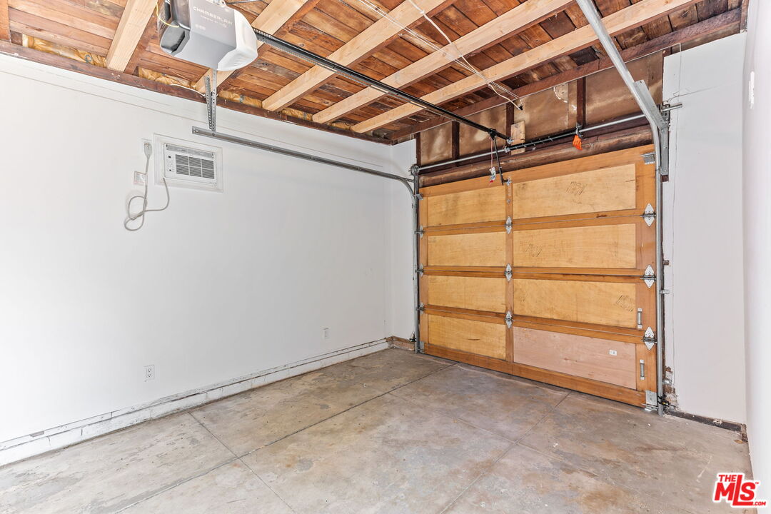 2148 Veteran Ave