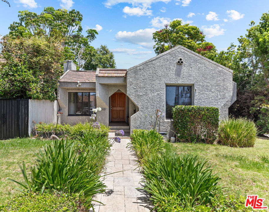 2148 Veteran Ave