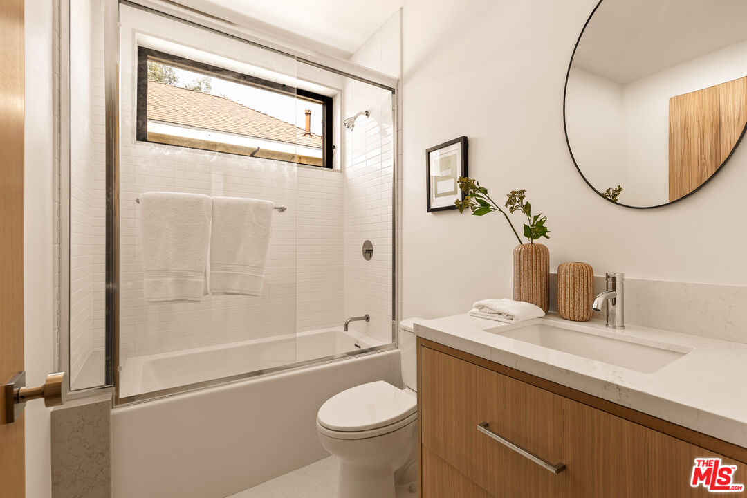 2425 20th St Unit: A