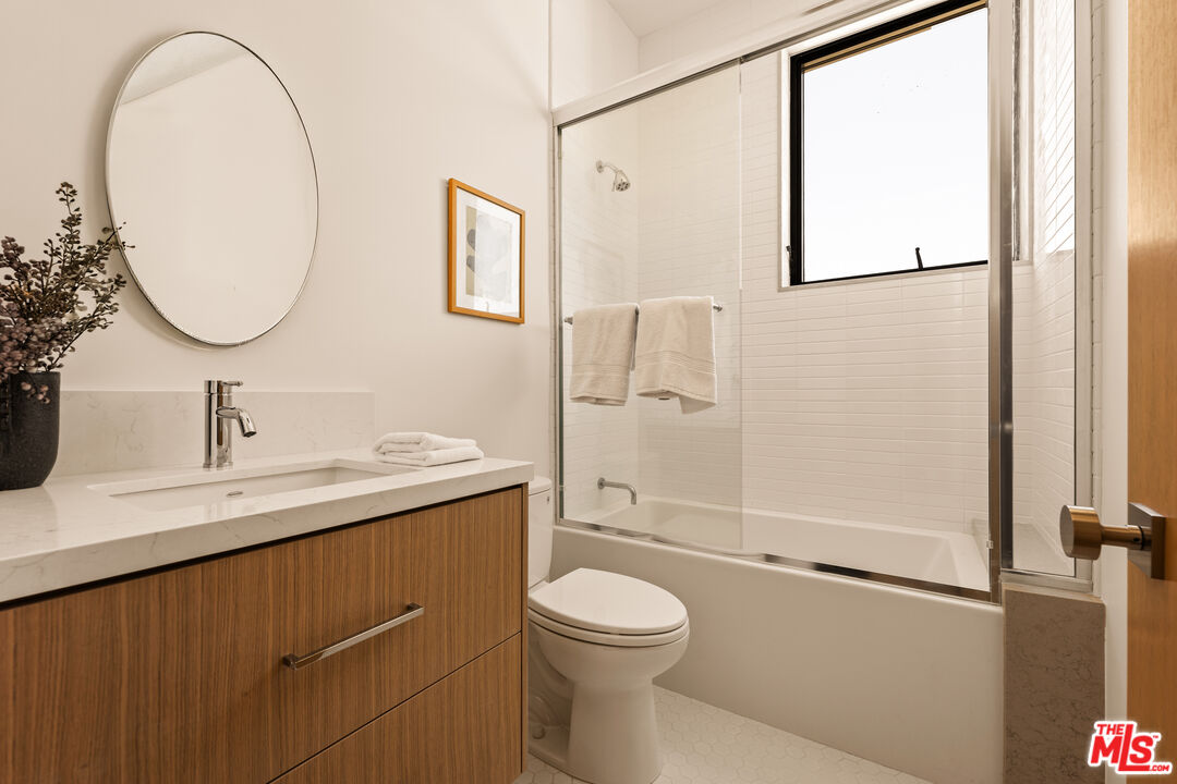 2425 20th St Unit: A