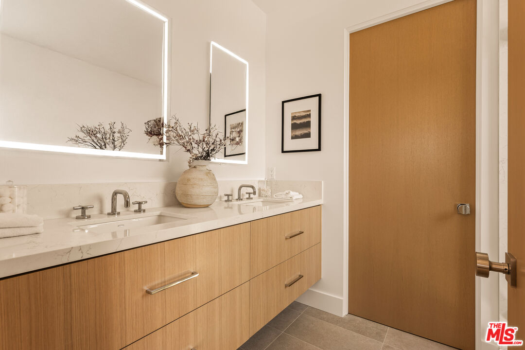 2425 20th St Unit: A