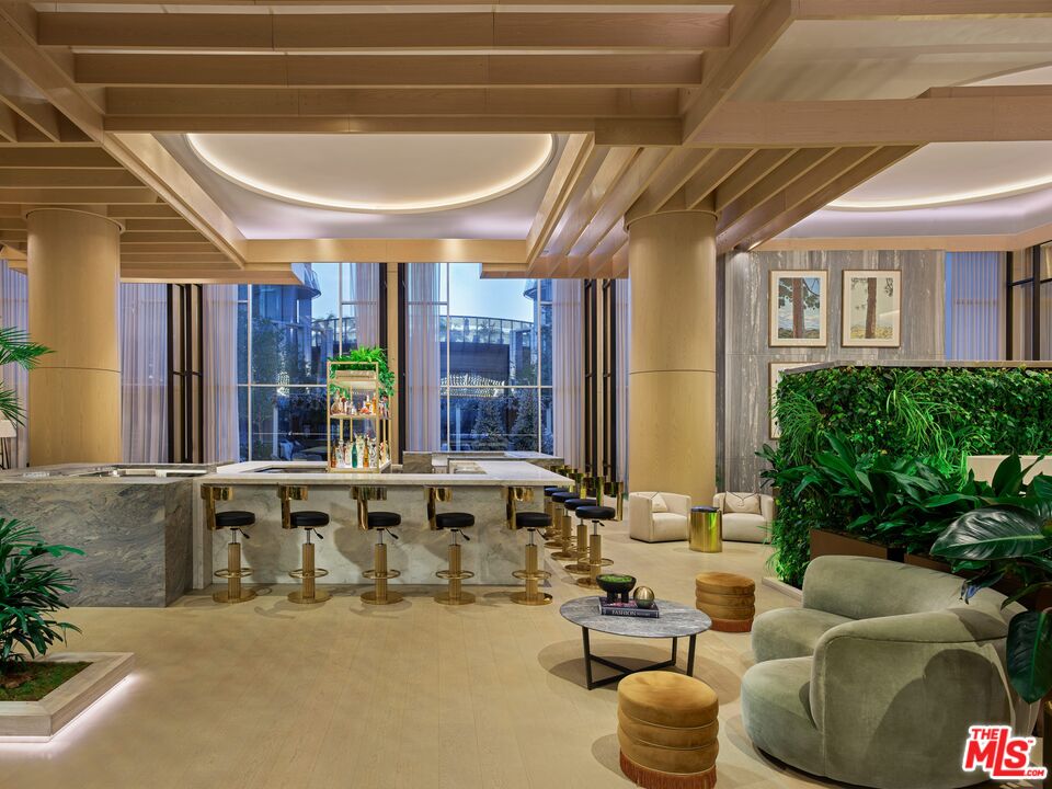 2025 Avenue Of The Stars Unit: 1414