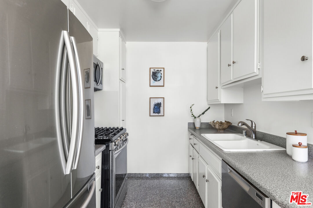 118 Wadsworth Ave Unit: 1