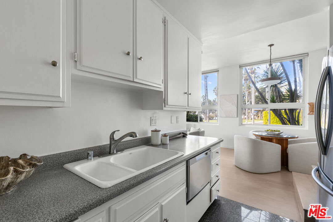 118 Wadsworth Ave Unit: 1