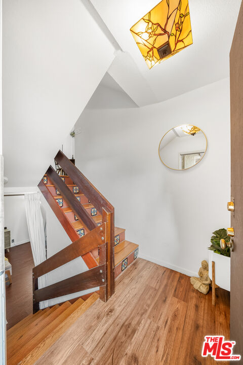 906 N Kings Rd Unit: 7