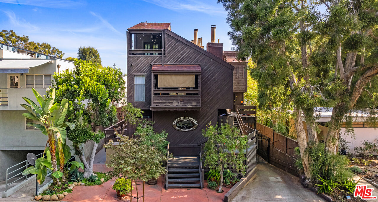 906 N Kings Rd Unit: 7