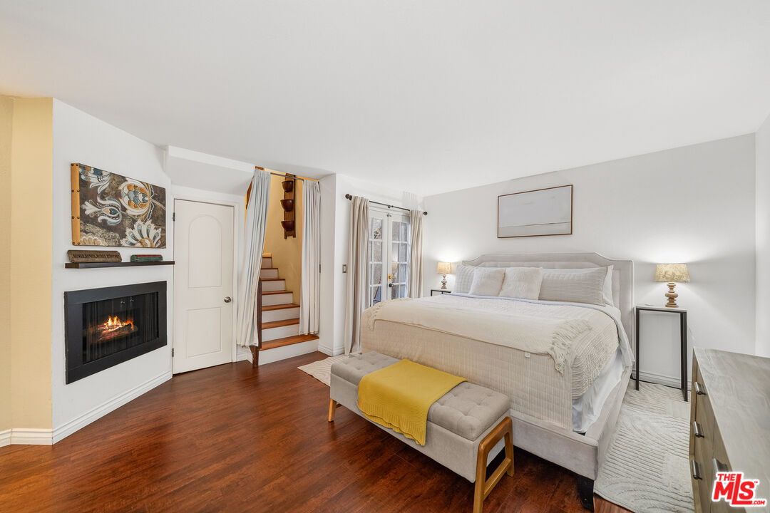 906 N Kings Rd Unit: 7