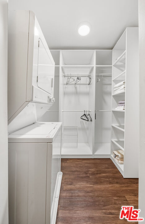 906 N Kings Rd Unit: 7