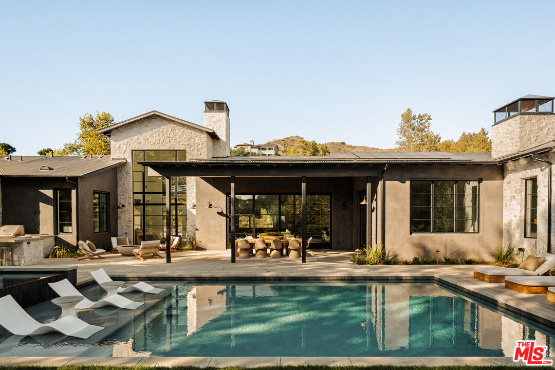 26721 Mulholland Hwy