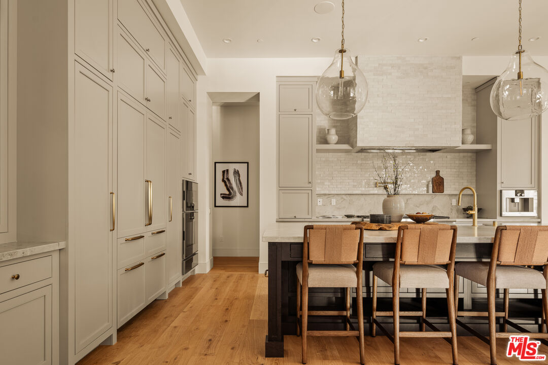 26721 Mulholland Hwy