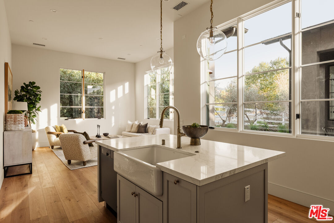 26721 Mulholland Hwy