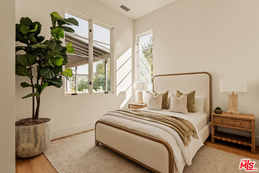 26721 Mulholland Hwy