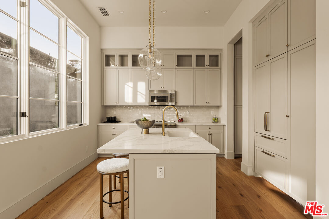 26721 Mulholland Hwy