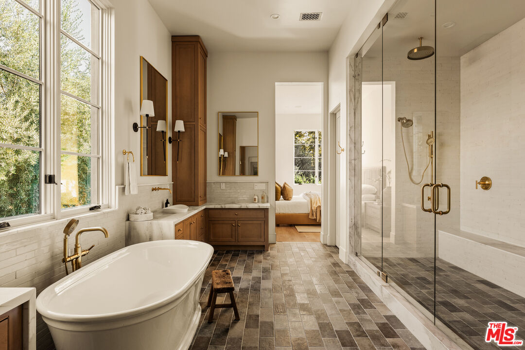 26721 Mulholland Hwy