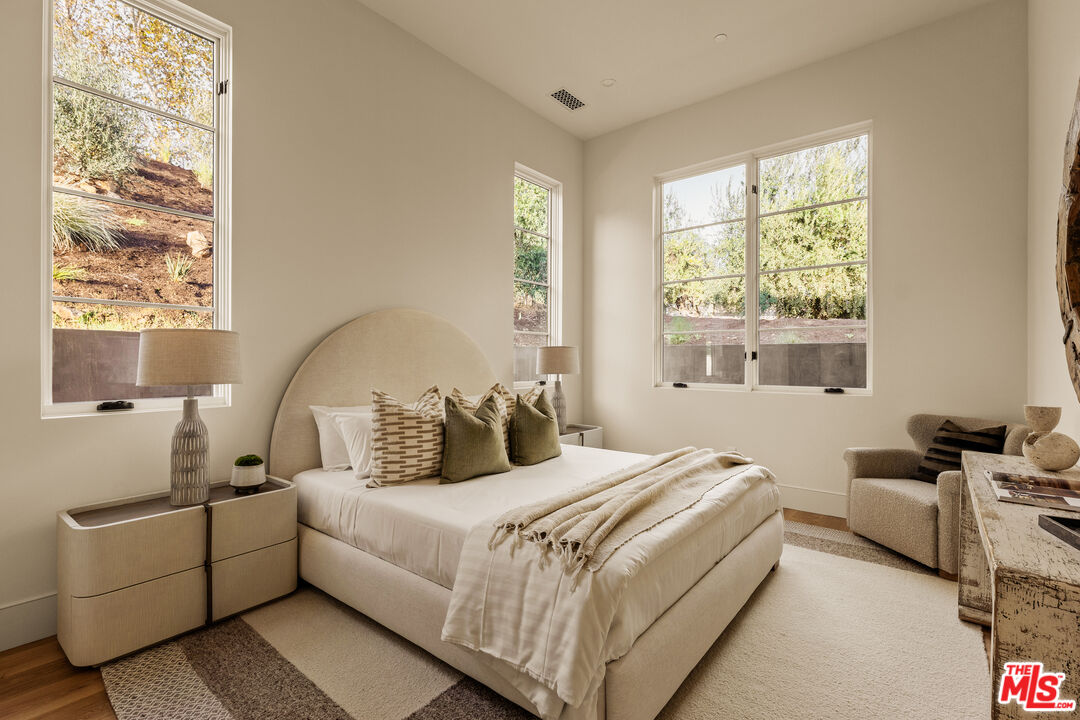 26721 Mulholland Hwy