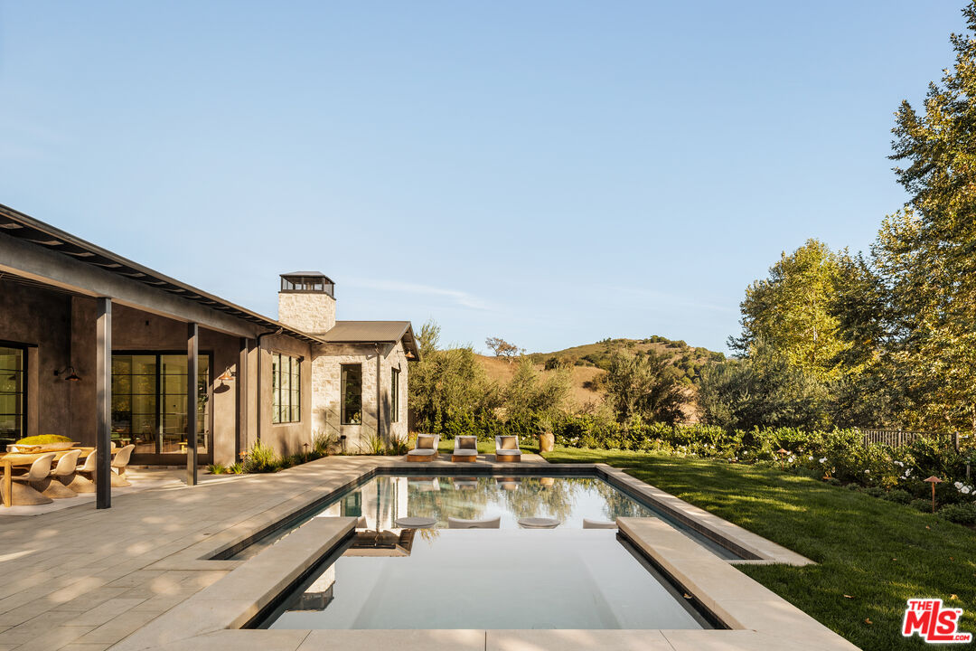 26721 Mulholland Hwy