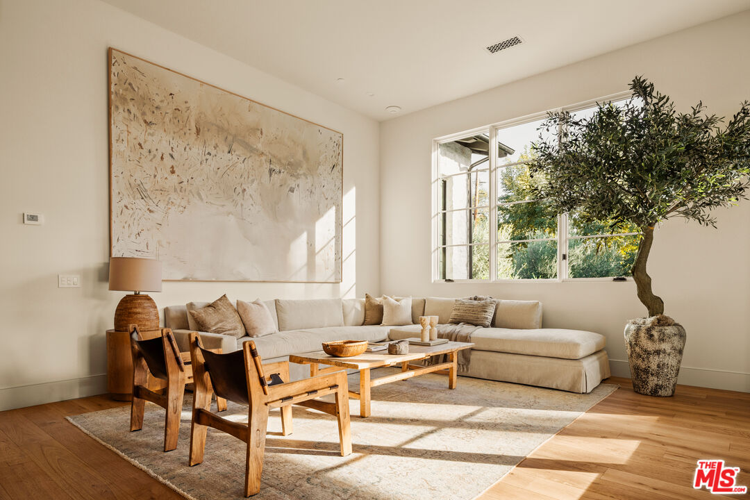 26721 Mulholland Hwy