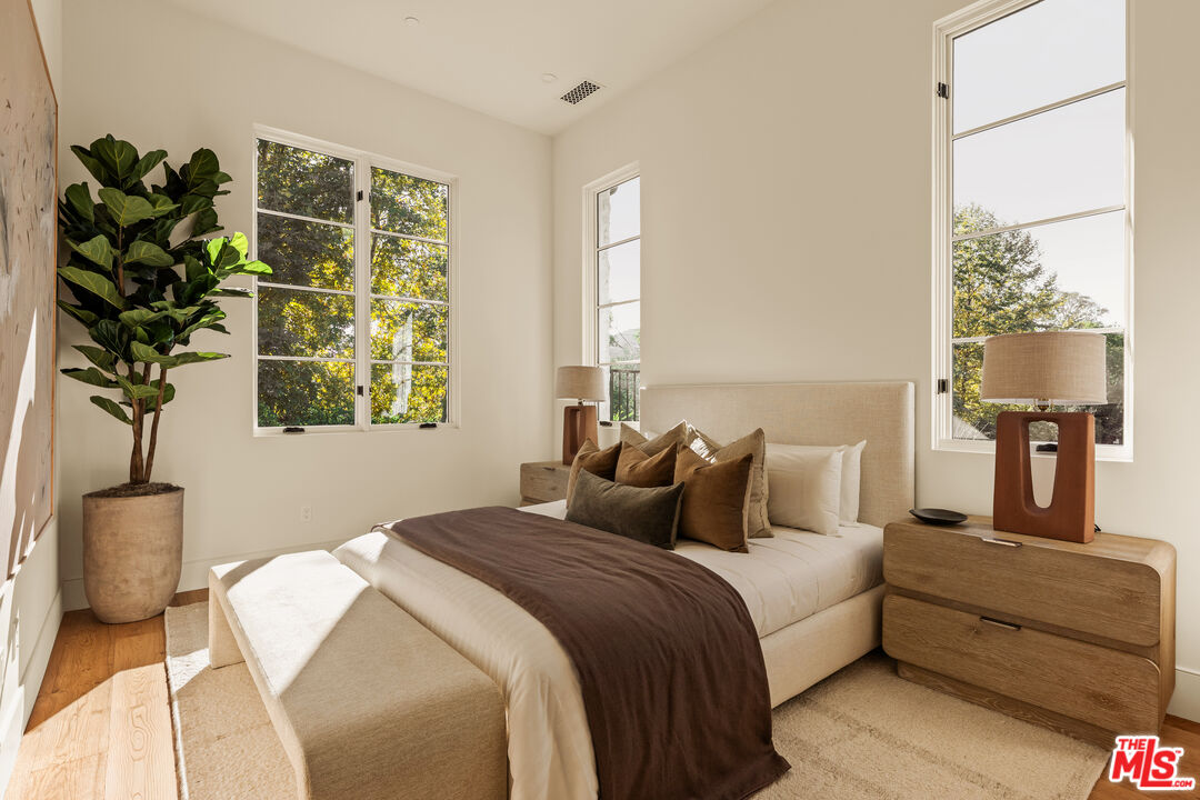 26721 Mulholland Hwy