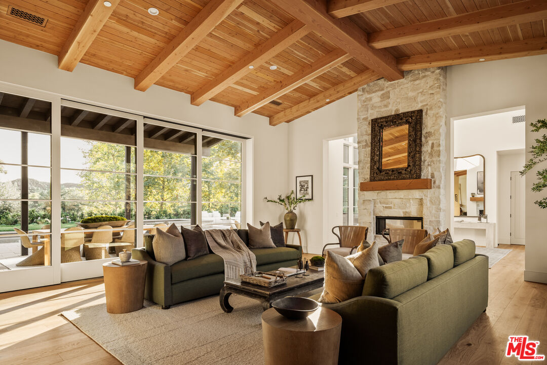 26721 Mulholland Hwy