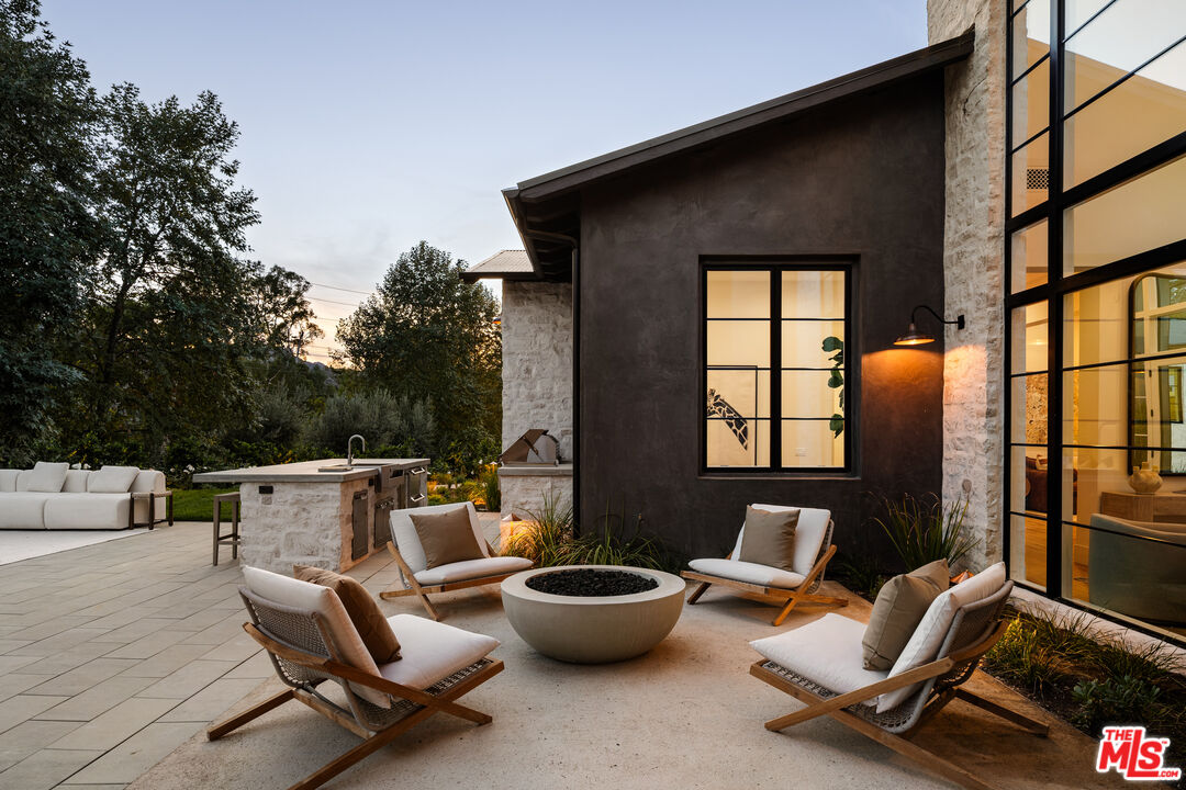 26721 Mulholland Hwy