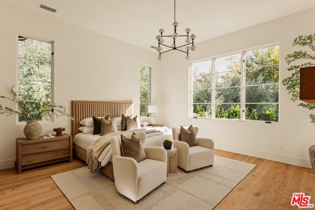 26721 Mulholland Hwy