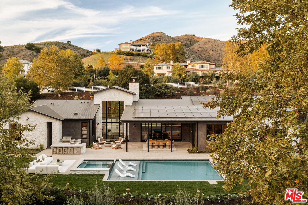 26721 Mulholland Hwy