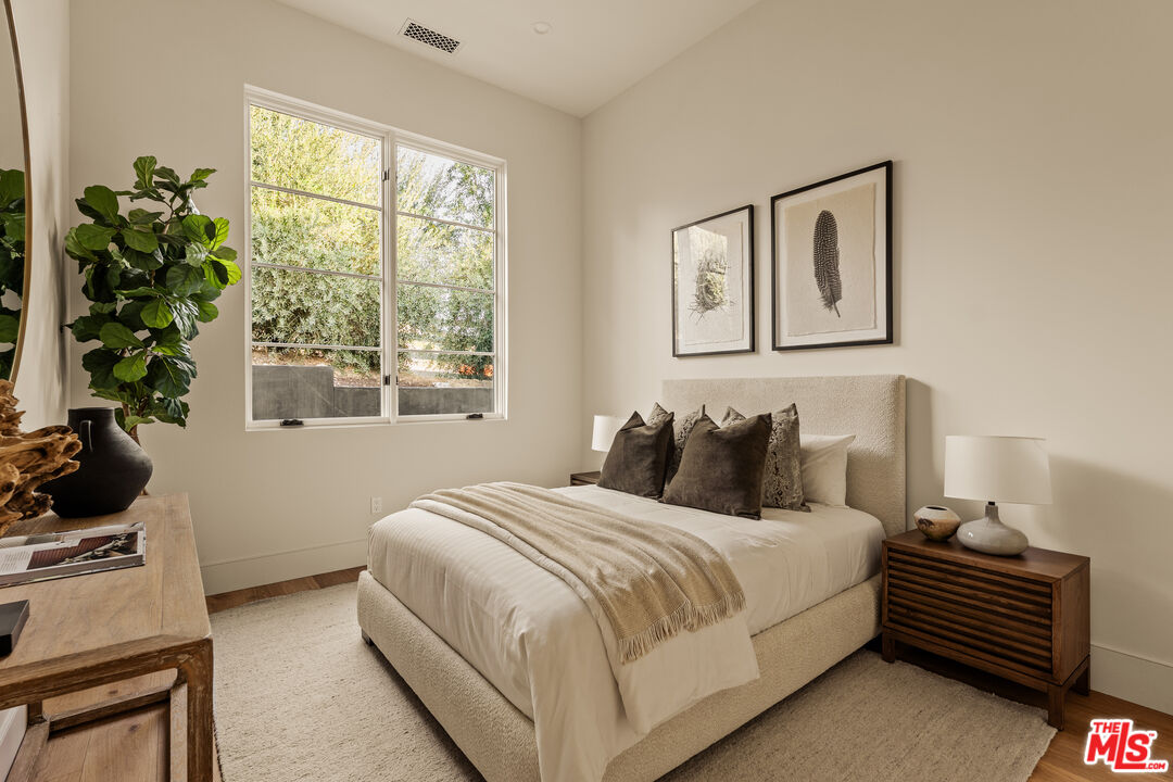 26721 Mulholland Hwy