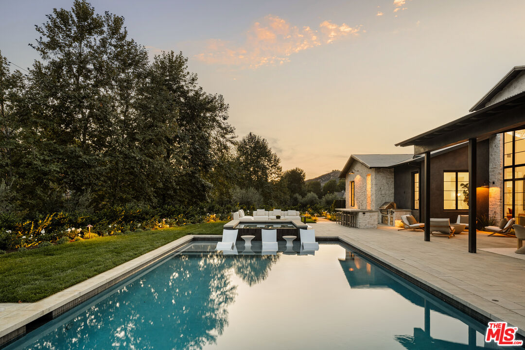 26721 Mulholland Hwy