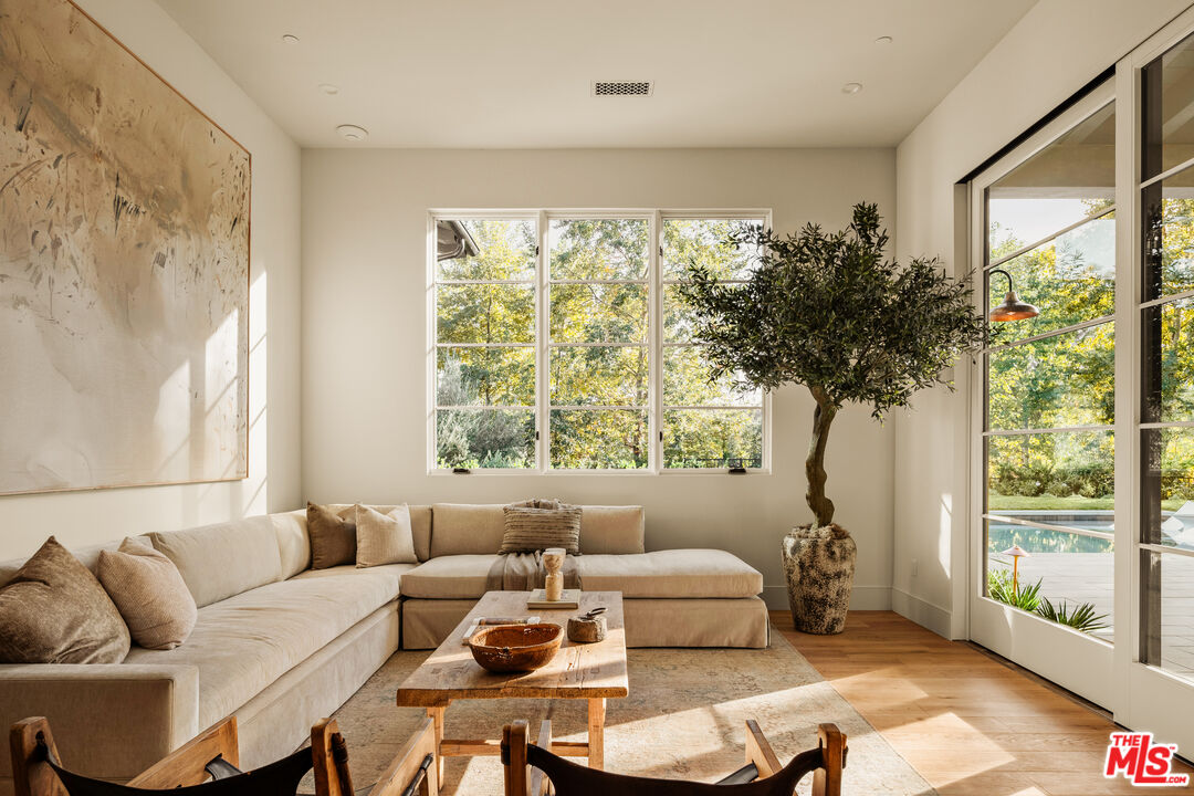 26721 Mulholland Hwy