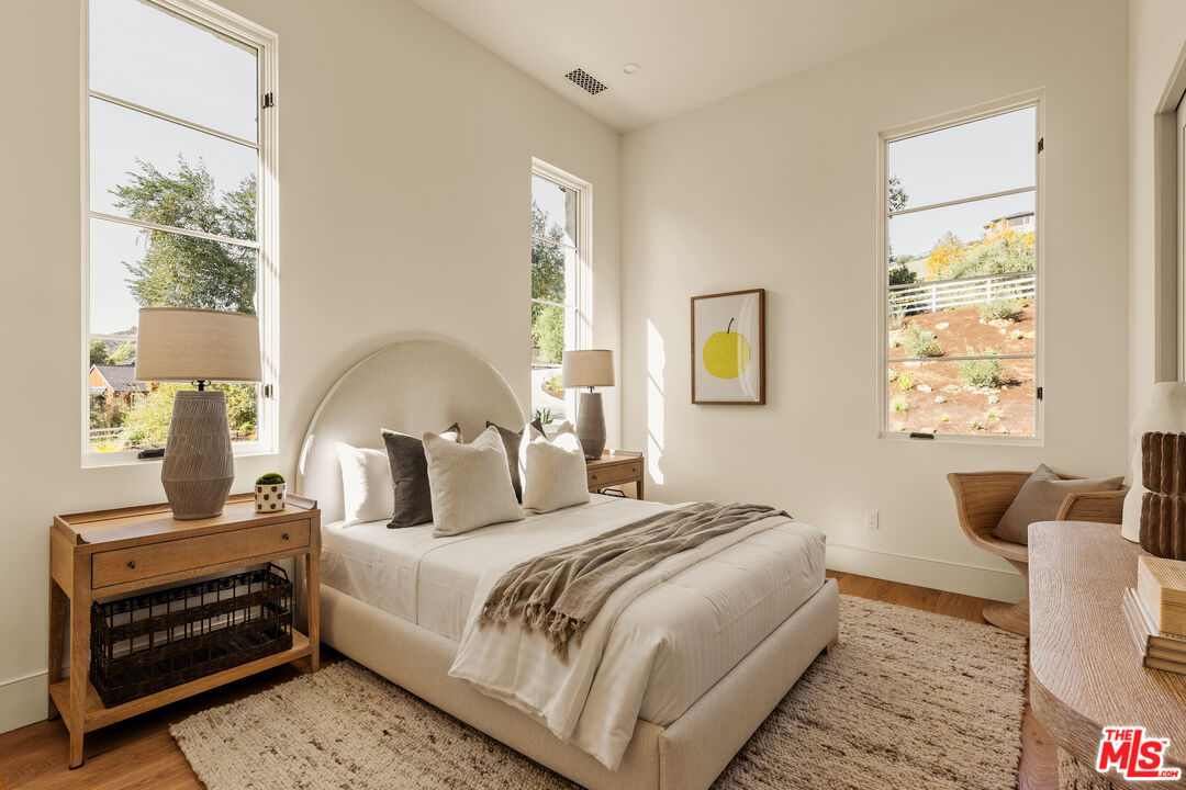 26721 Mulholland Hwy