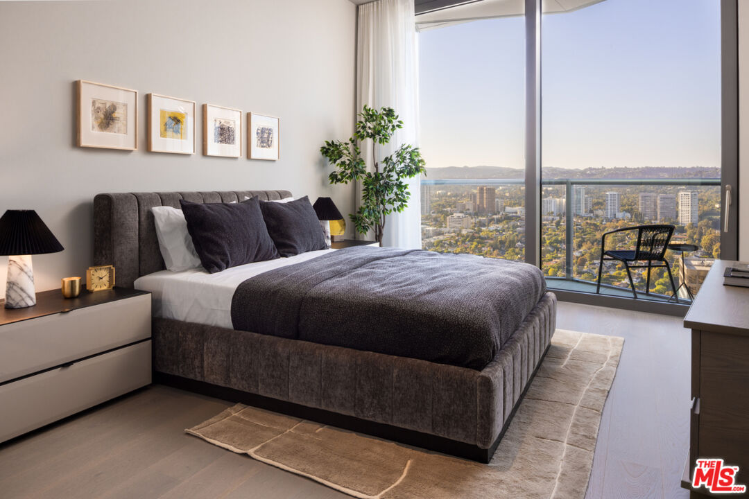 211 W Elm Ct Unit: 11E