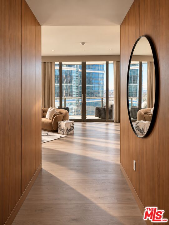211 W Elm Ct Unit: 4A