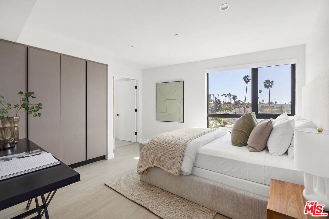 4506 Dockweiler St Unit: 203